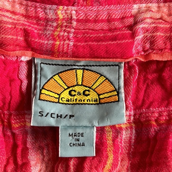 C&C California Pink Plaid Lightweight Woven Crinkle Button Up Shirt Small - Picture 8 of 9